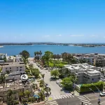 Sail Bay Luxury Retreat With Private Spa And Rooftop Bay View